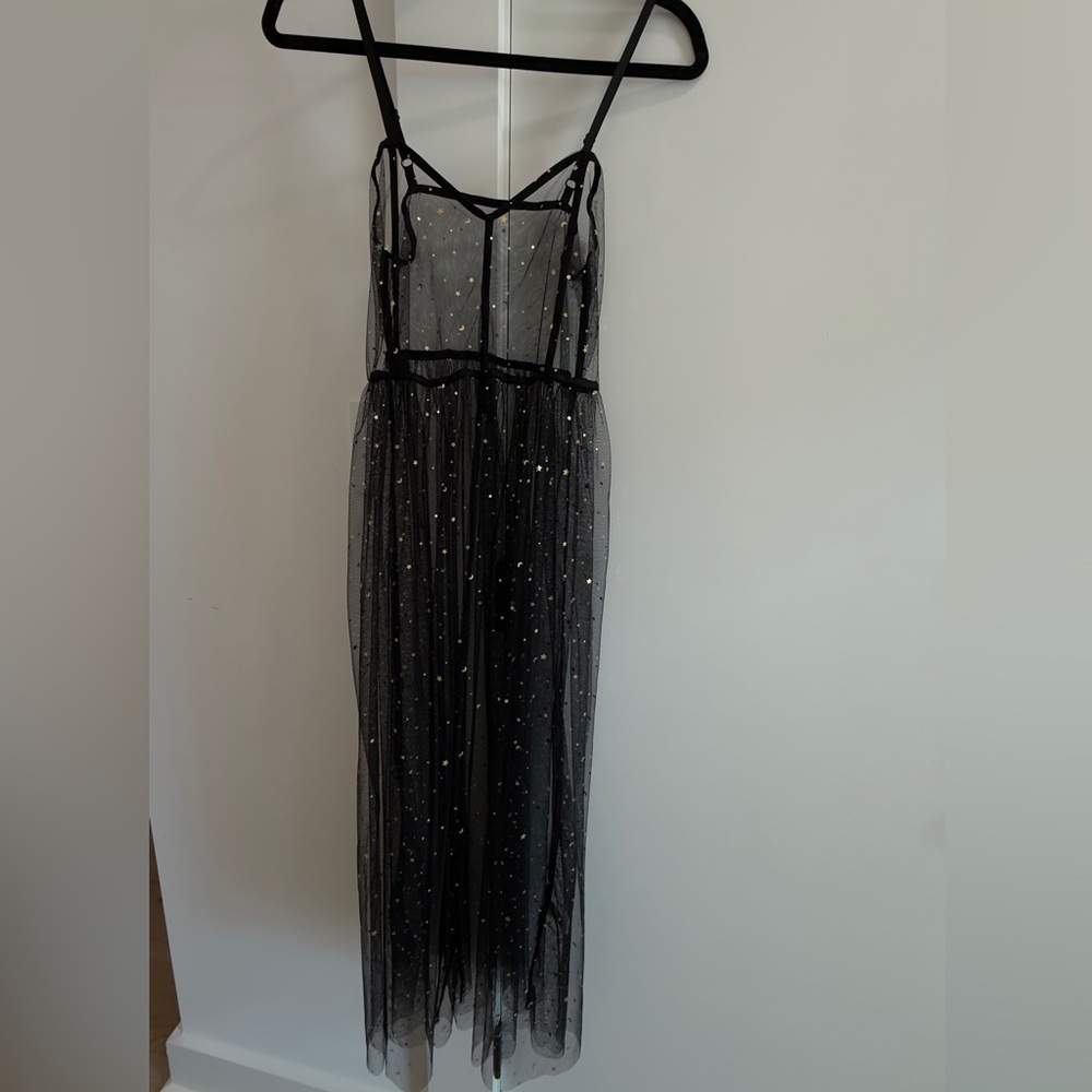 Chic Black Strapless Dress with Gold Star
